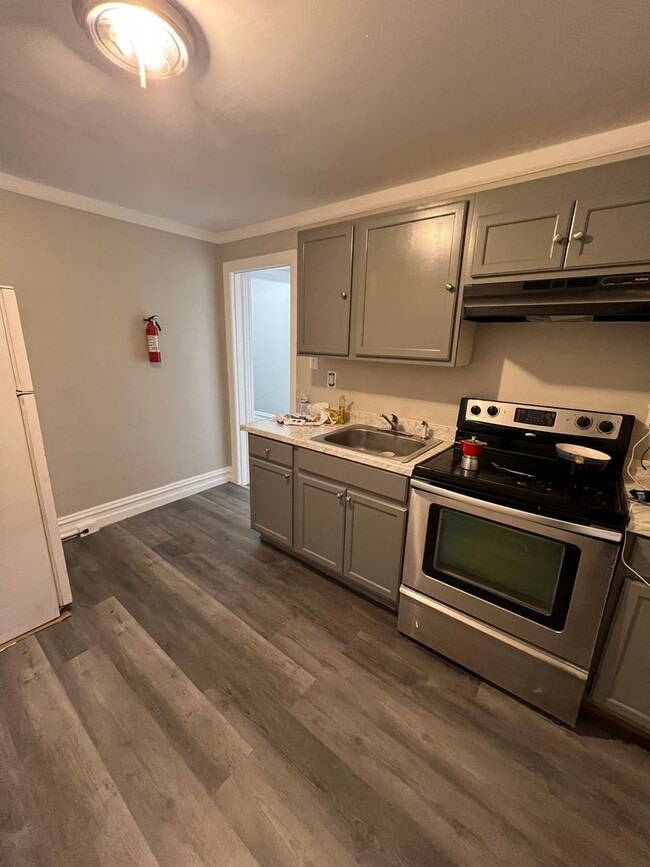 Photo - 240 E Hamilton St Unit 2