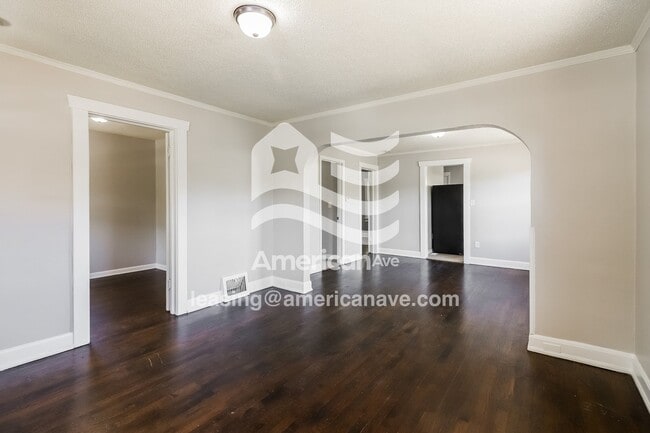 Photo - 1022 E 83rd Terrace