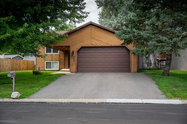 5920 W 136th St Unidad Entire Home
