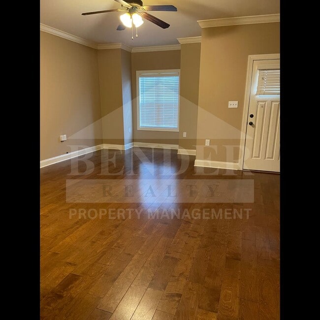 Photo - BEAUTIFUL TOWNHOME IN THE CITY