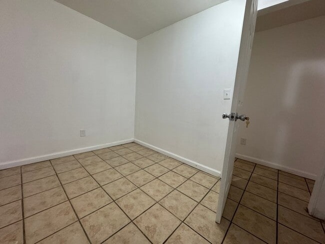 Photo - 476 Sutter Ave Unidad 1