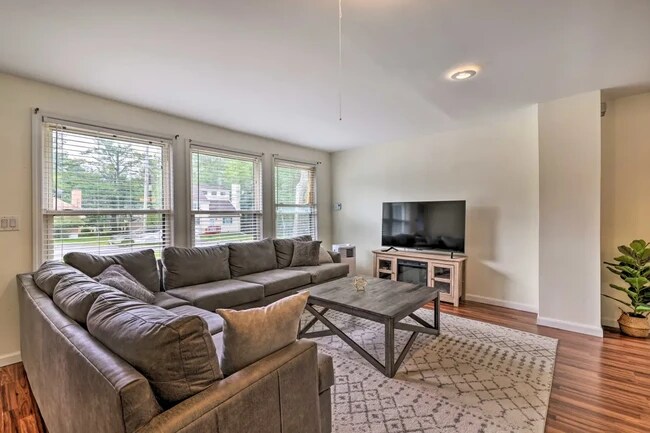 Photo - 542 Country Place Dr