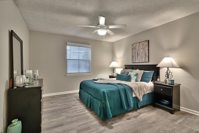 Granby Oaks Apartments