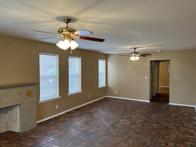 814.5 East Dr