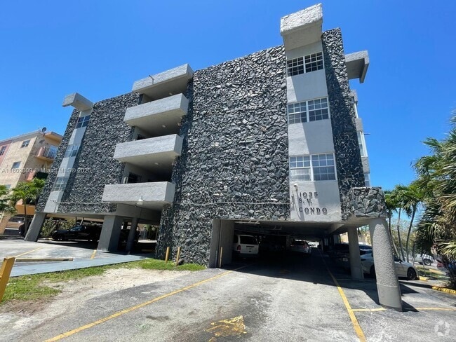 Building Photo - 1035 W 77th St Unit 311 Rental