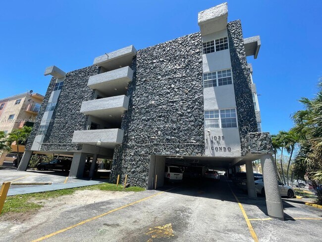 Building Photo - 1035 W 77th St Unit 311 Rental