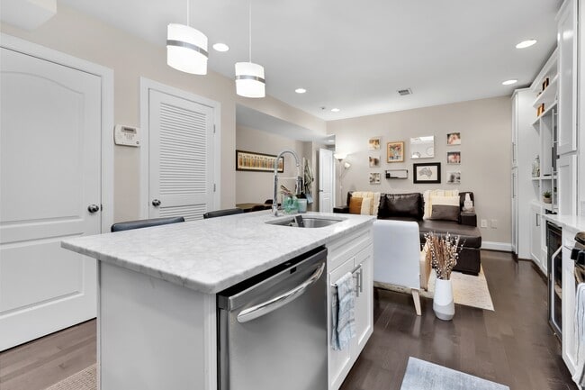 Photo - 712 Shepherd Rd NW