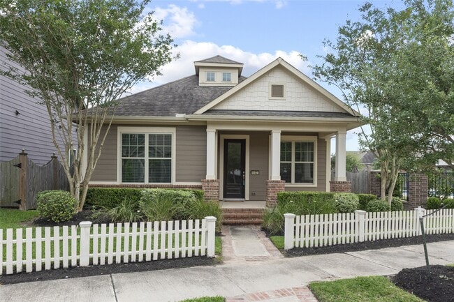 Building Photo - 18423 Blue Hollow Heights Dr