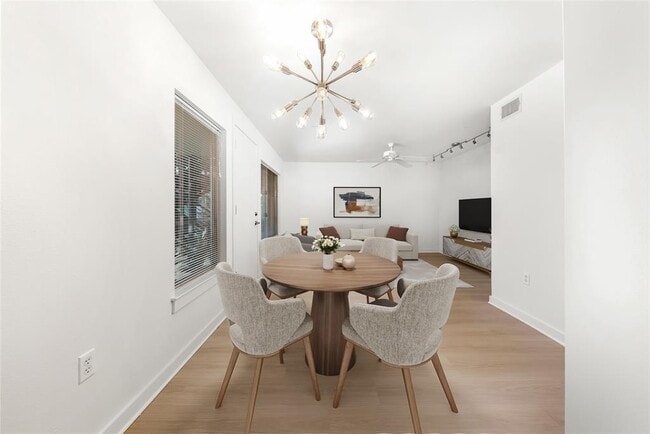 Photo - 2200 Dickson Dr Unit 112