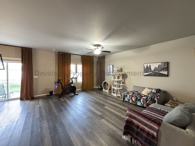 Photo - 10701 Traders Pkwy