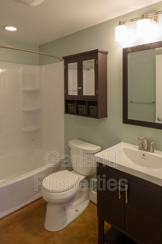 Photo - 425 Campbell Ave SW Unit 202