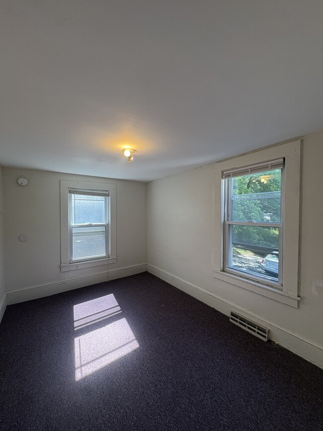 Photo - 289 Pelham Rd