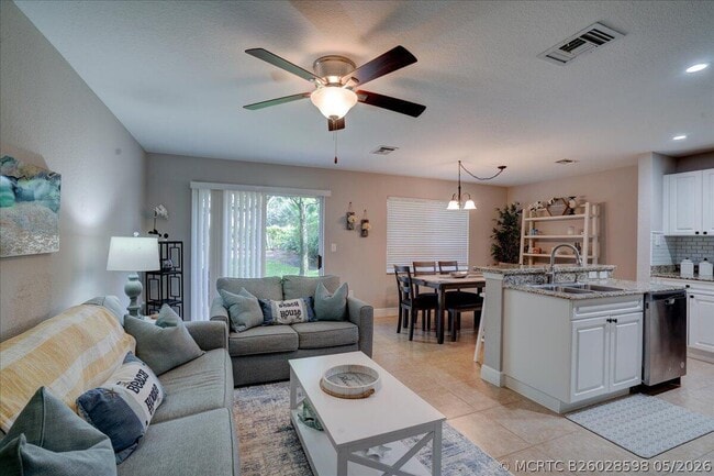 6633 Old Farm Trail