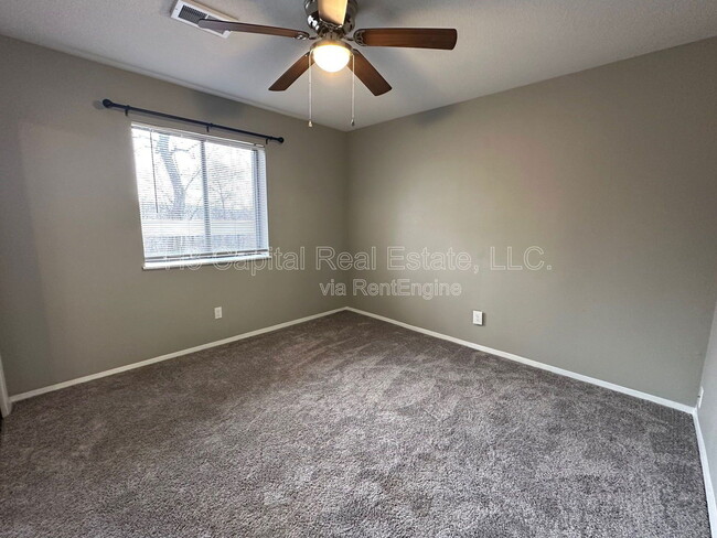 Photo - 403 Woodhenge Dr