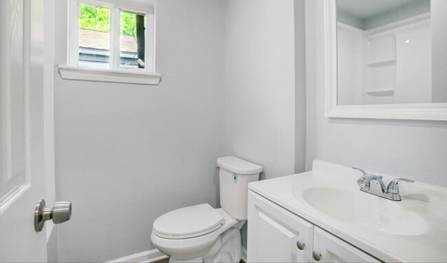 Photo - 5123 Peachtree St