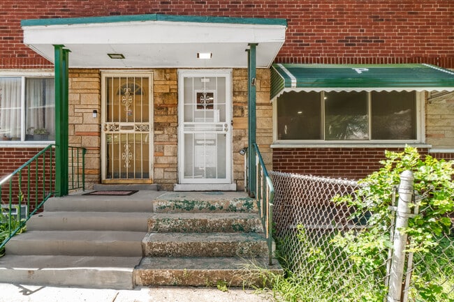 Building Photo - 5039 W Jackson Blvd Rental