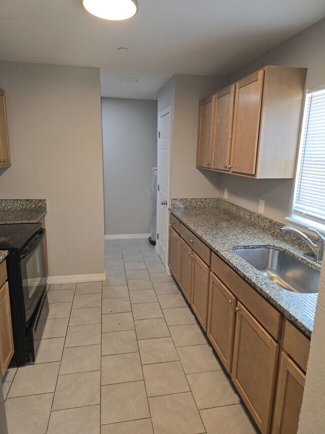 Photo - Bldg B - Ohana Vista Apts 3 Unit Unit 240 W Prince Place