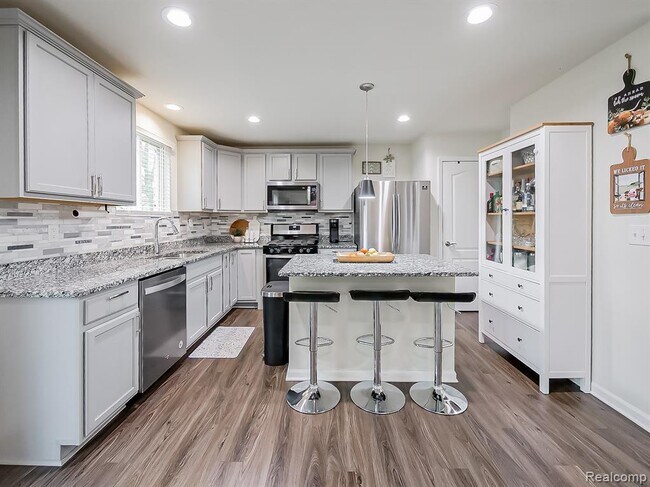 Photo - 8640 Quincy Dr