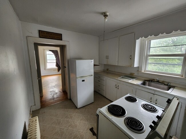 Building Photo - 109 High St Unit #4