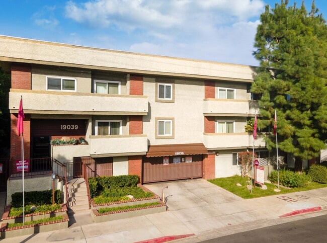 Imagen exterior de Ridgeview Apartment en Northridge con buena impresión desde la fachada cuidados