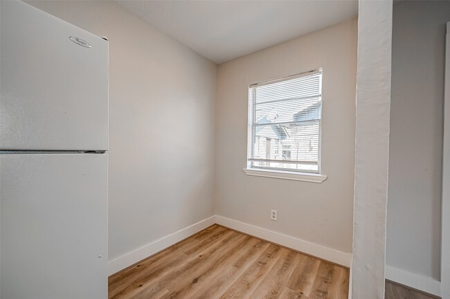 Building Photo - 8814 Manus St Rental