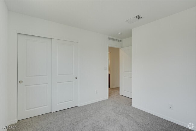 Building Photo - 10339 Dallington St Rental