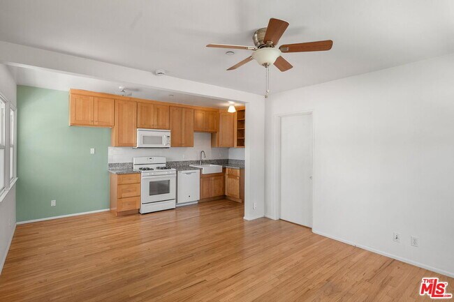 Photo - 2233 Laverna Ave Apartment