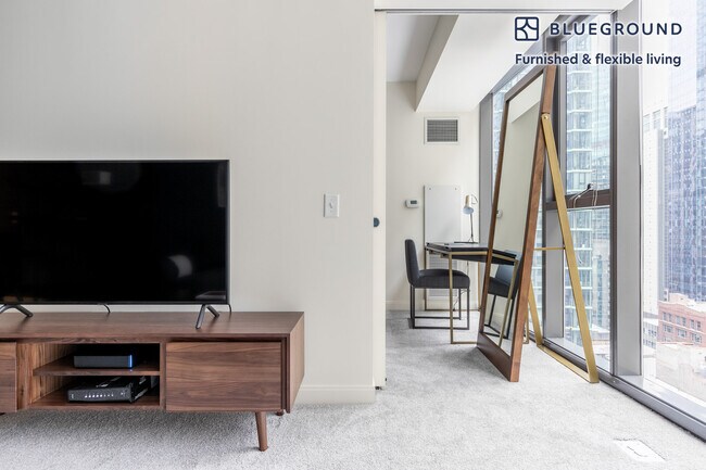 210 N Wells St Unit SI FL16-ID251
