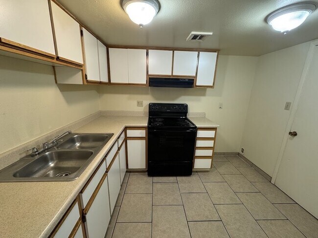 Photo - Holiday Gardens 2br Townhome