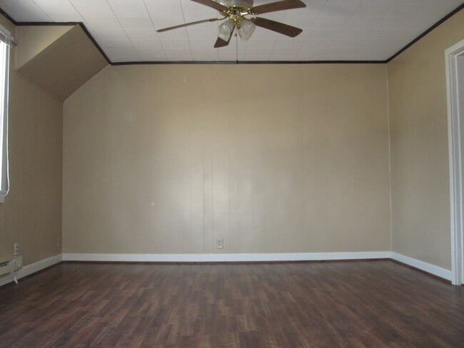 Building Photo - 118 Spring St Unit 3 Rental