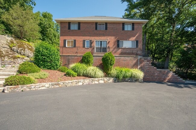 Building Photo - 12 Parkway Dr