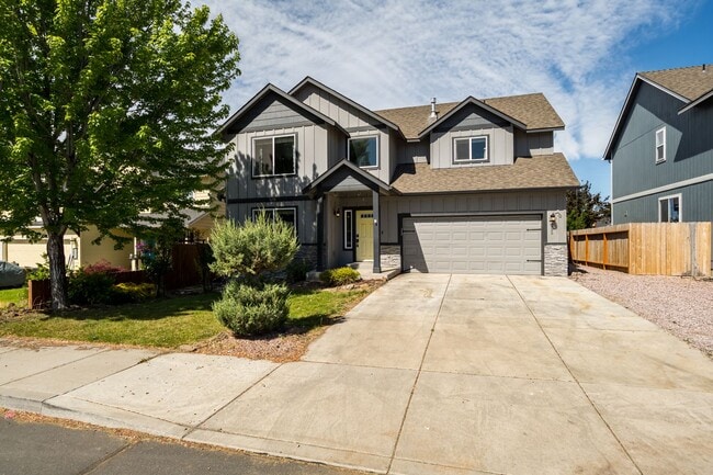 Exquisite 4 Bed, 2.5 Bath Redmond Retreat:... - Exquisite 4 Bed, 2.5 Bath Redmond Retreat:... House