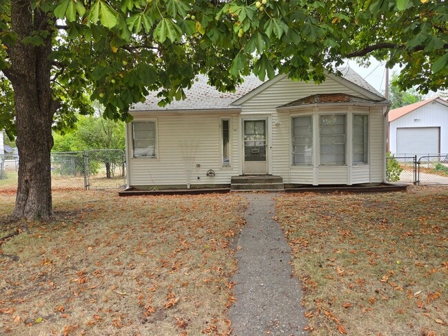 Building Photo - Spokane Valley Home Available Now!