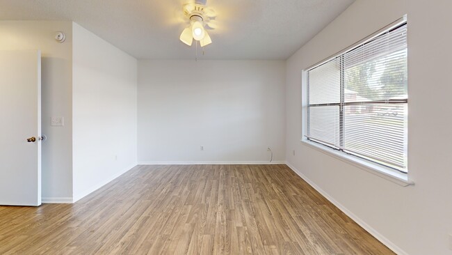 Photo - Timber Pines Apartments