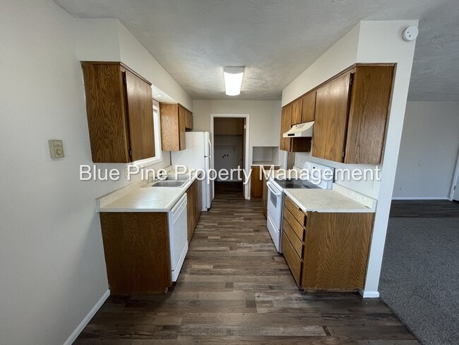 Photo - 678 Foster Dr