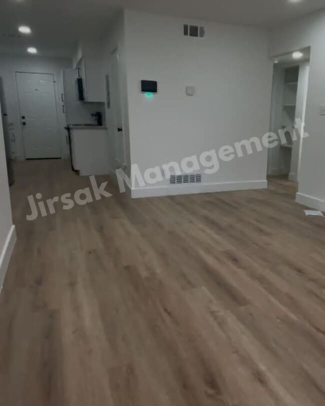 Photo - 125 13th St SE Unit 207