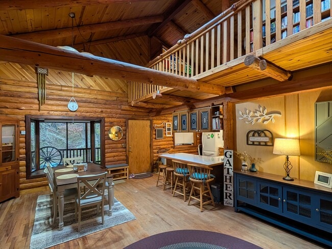 Photo - 7312 E Evans Creek Rd