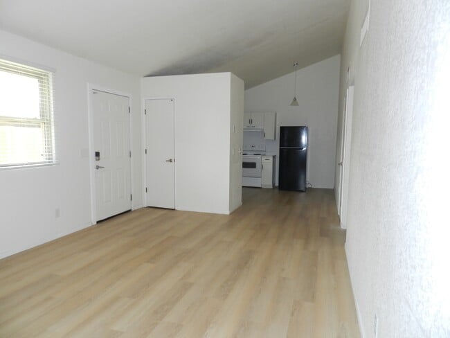 Photo - 2512 E Eastland St