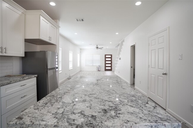 Building Photo - 7914 Laura Koppe Rd