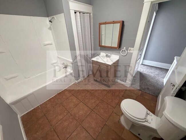 1124 S Ash Ave