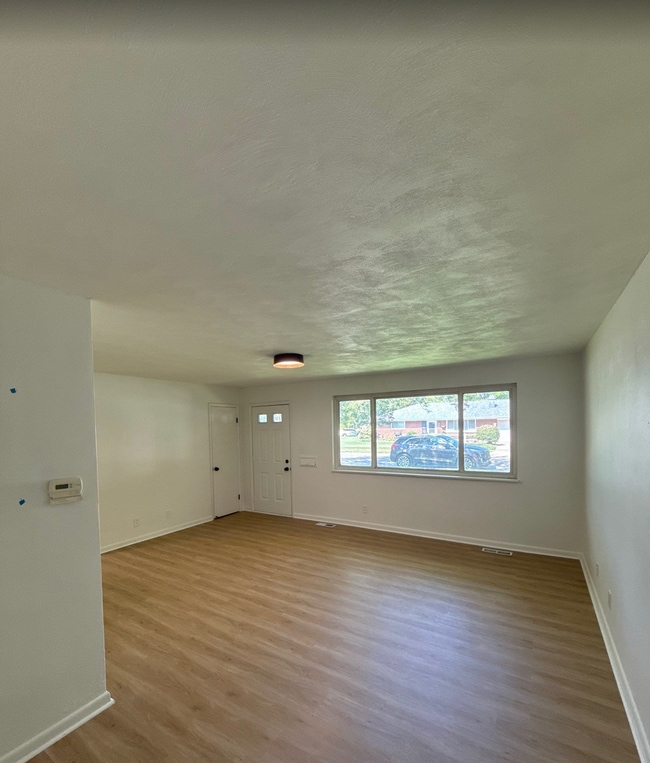 Photo - 2200 Yorkshire Pl
