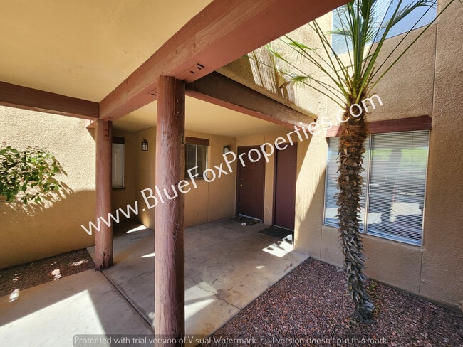 Building Photo - 1810 E Blacklidge Dr Unit 812