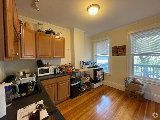 Building Photo - 74 Avon St Unit 2R Rental