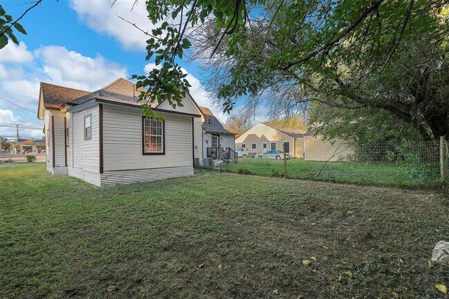 Photo - 507 W Chambers St