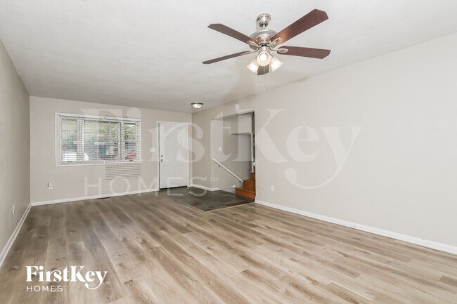 Photo - 1798 Maple Ave