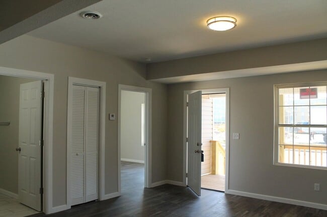Photo - Modern Elegance Meets Comfort – Fully Remo...