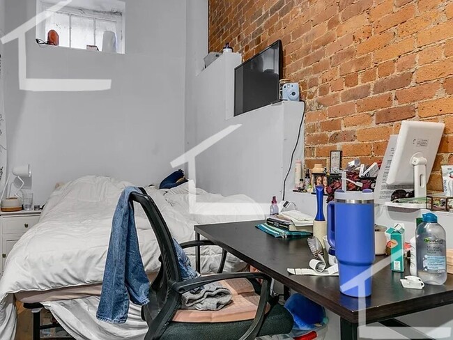 Photo - AWESOME 4 BED 2 BATH IN MISSION HILL!!!!