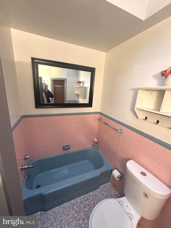 Photo - 8027 Rodney St