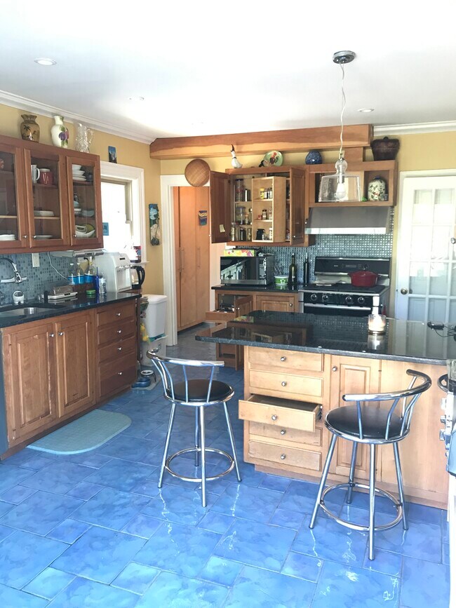 Building Photo - 87 Union St Unit 67