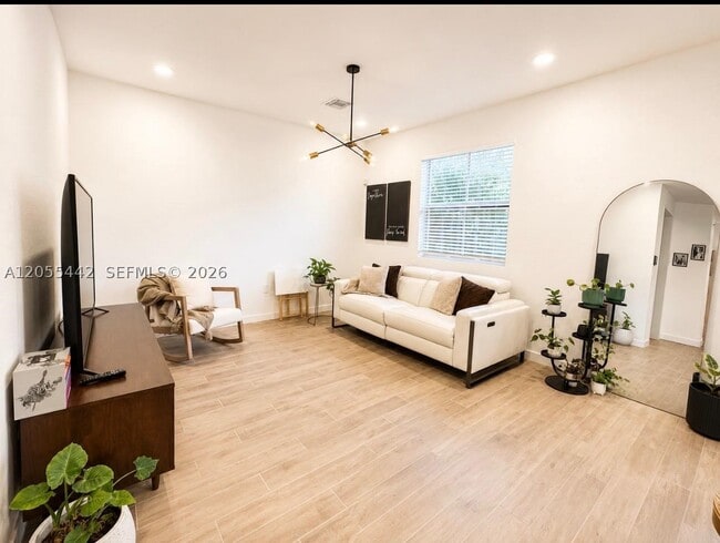 Photo - 1680 SE 8th St